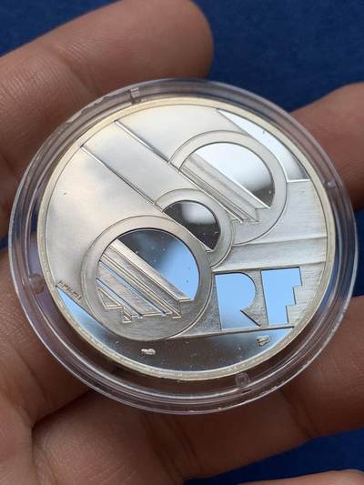 《竞宝斋》第438场 周日，周一，周二 3场连拍 （全场包邮） 两枚一组 法国1994年纪念英法海底隧道通行15埃居/100法郎银币（22.2克 900银）+ 英国1993年纪念英法海底隧道14埃居银币（10克 925银）