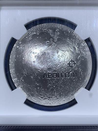 《竞宝斋》第438场 周日，周一，周二 3场连拍 （全场包邮） 四枚一组 NGC PF70UC 2019年登月50周年银币 美国阿波罗11号1美元精制纪念银币 黑盒 首期（克劳斯2021年世界硬币大赛最佳时事币，26.73克重，999纯银，币径38.1MM）+ 法国彩色树脂双面镶嵌10欧精制纪念银币（17.3克900银，币径37MM，限量5千枚）+ 奥地利夜光荧映20欧精制纪念银币（22.4克重，925银，币径34MM，限量发行3万枚，盒证齐全）+ 澳大利亚阿