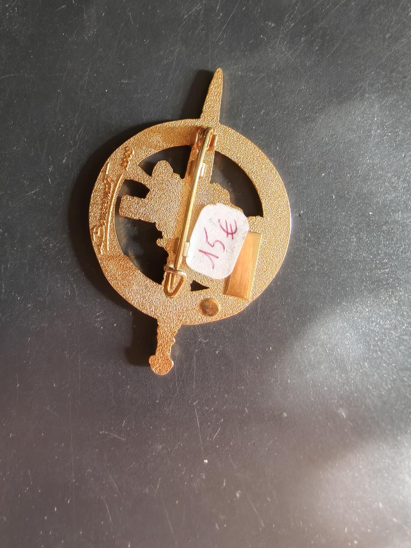 老王徽章第163期 13-15日三场连拍 16日统一发货  13、14日结束后可寄存 法国证章