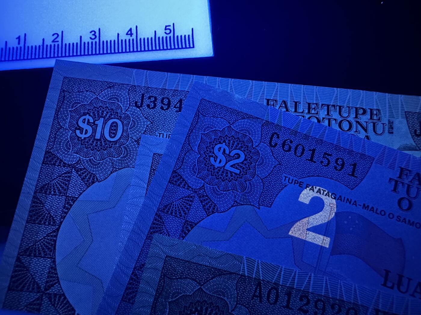 《外钞收藏家》第五百八十五期（精品场）（本平台长期征集拍品、欢迎藏友们联系合作）