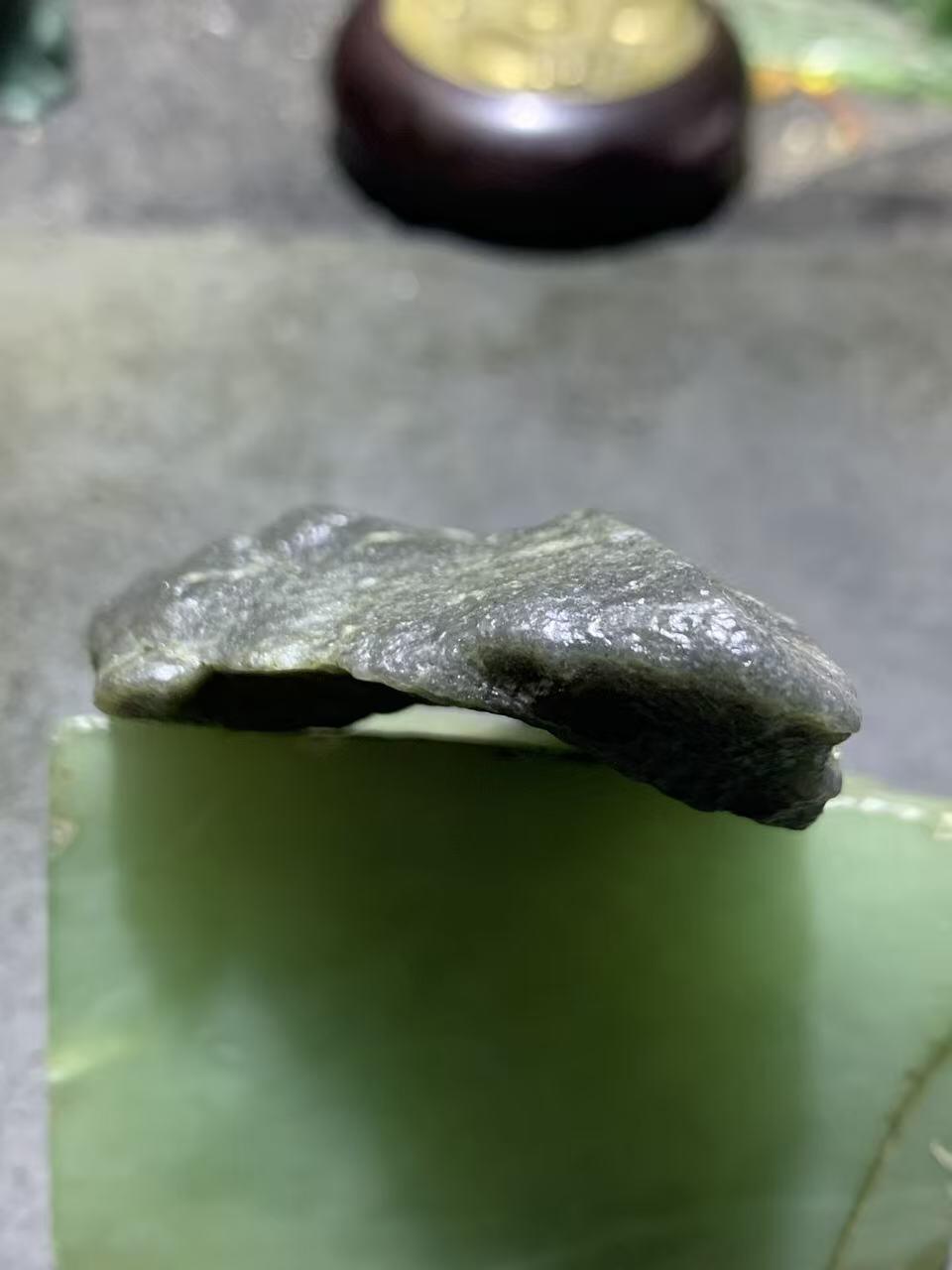 新疆戈壁风化纹和田玉青花玉原石一颗，，，