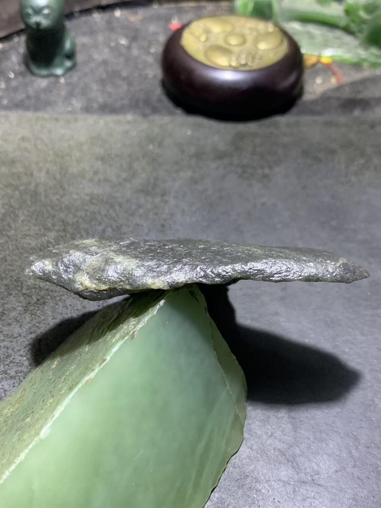 新疆戈壁风化纹和田玉青花玉原石一颗，，，