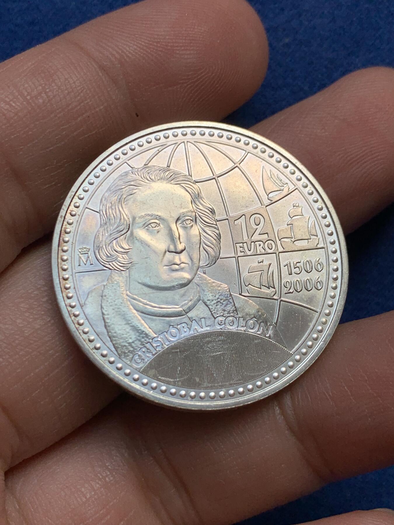 《竞宝斋》第438场 周日，周一，周二 3场连拍 （全场包邮） 西班牙2006年克里斯托弗·哥伦布逝世500周年12欧元银币，正面为哥伦布，背面为胡安·卡洛斯一世和索菲亚，转光好品，925银，18克。