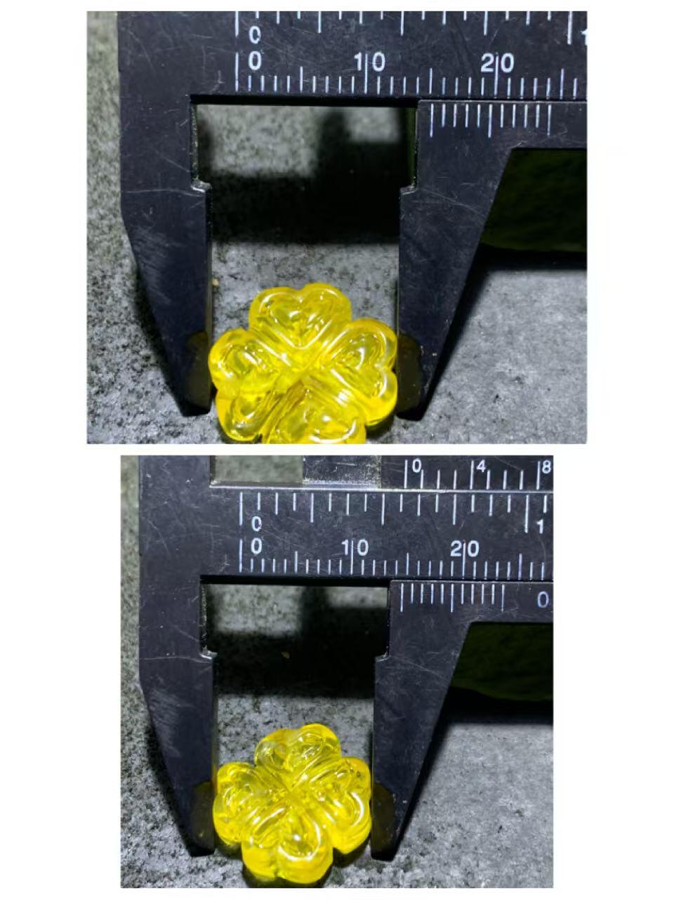 天然乌克兰原矿蜜蜡雕刻四叶幸运草随形通货背云（板珠，吊坠)一个，，