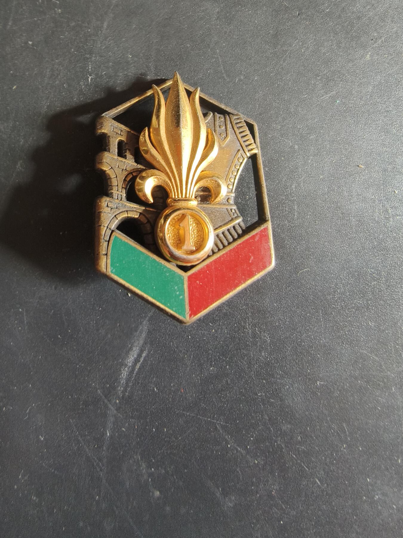 老王徽章第163期 13-15日三场连拍 16日统一发货  13、14日结束后可寄存 法国证章