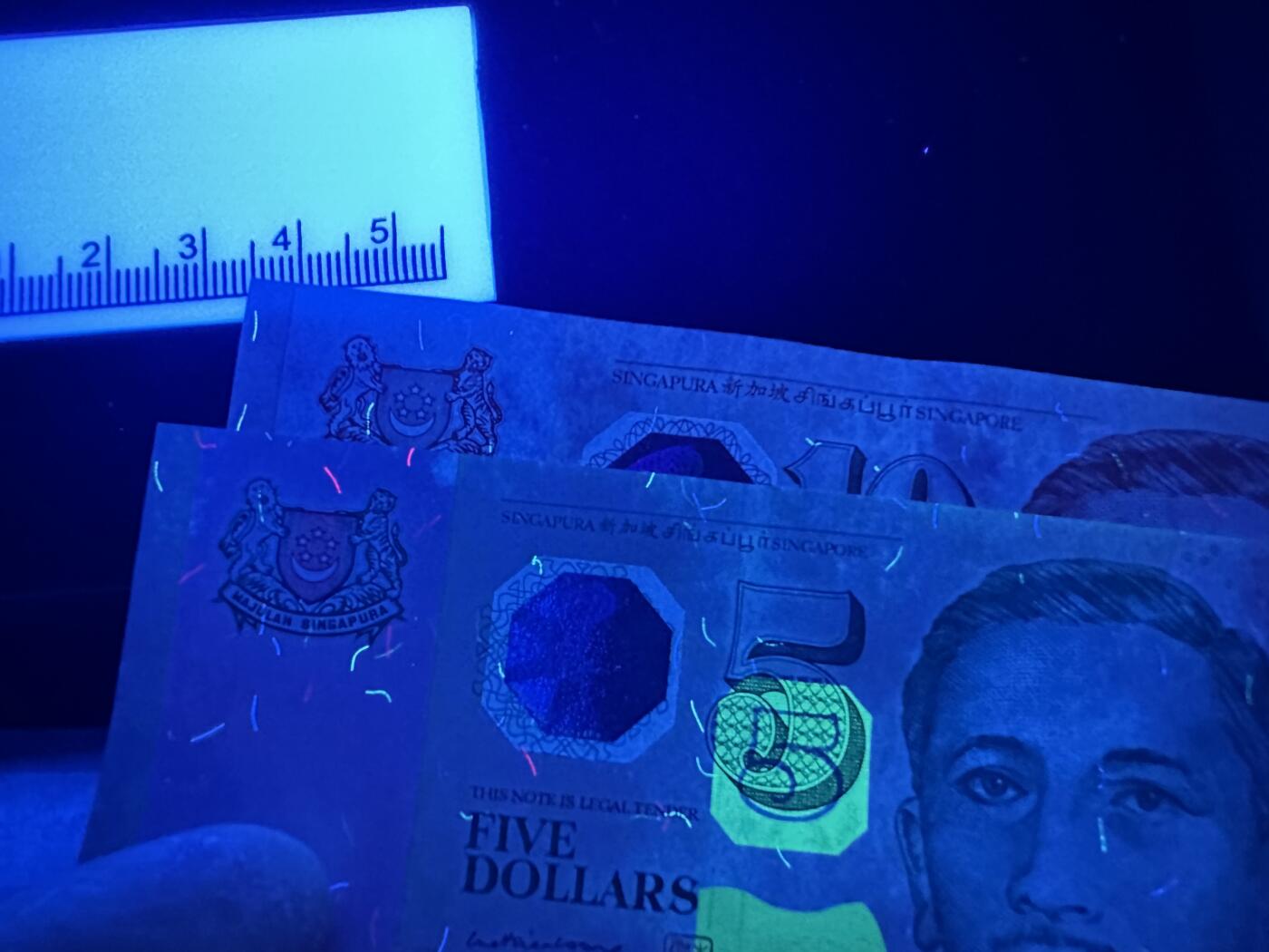 《外钞收藏家》第五百八十五期（精品场）（本平台长期征集拍品、欢迎藏友们联系合作）