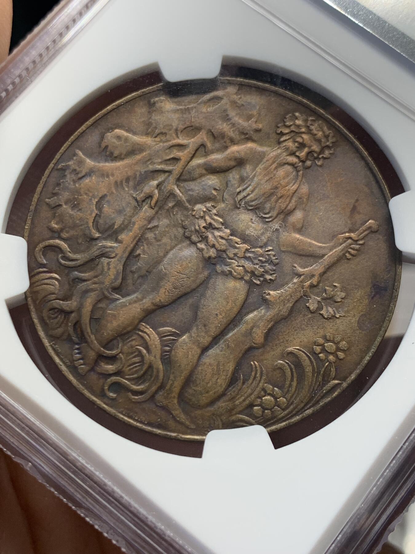 《竞宝斋》第438场 周日，周一，周二 3场连拍 （全场包邮） NGC MS62 德国紧急状态时期塔勒哈茨1923年野人泰勒，面值2泰勒，也相当于6马克，野人版在这个系列中比较少见