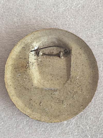 综合藏品场.喜欢出价就得！无套路无托.诚信惠友交友！自动快拍. 毛主席像章直径约56MM保真包老.编号280009