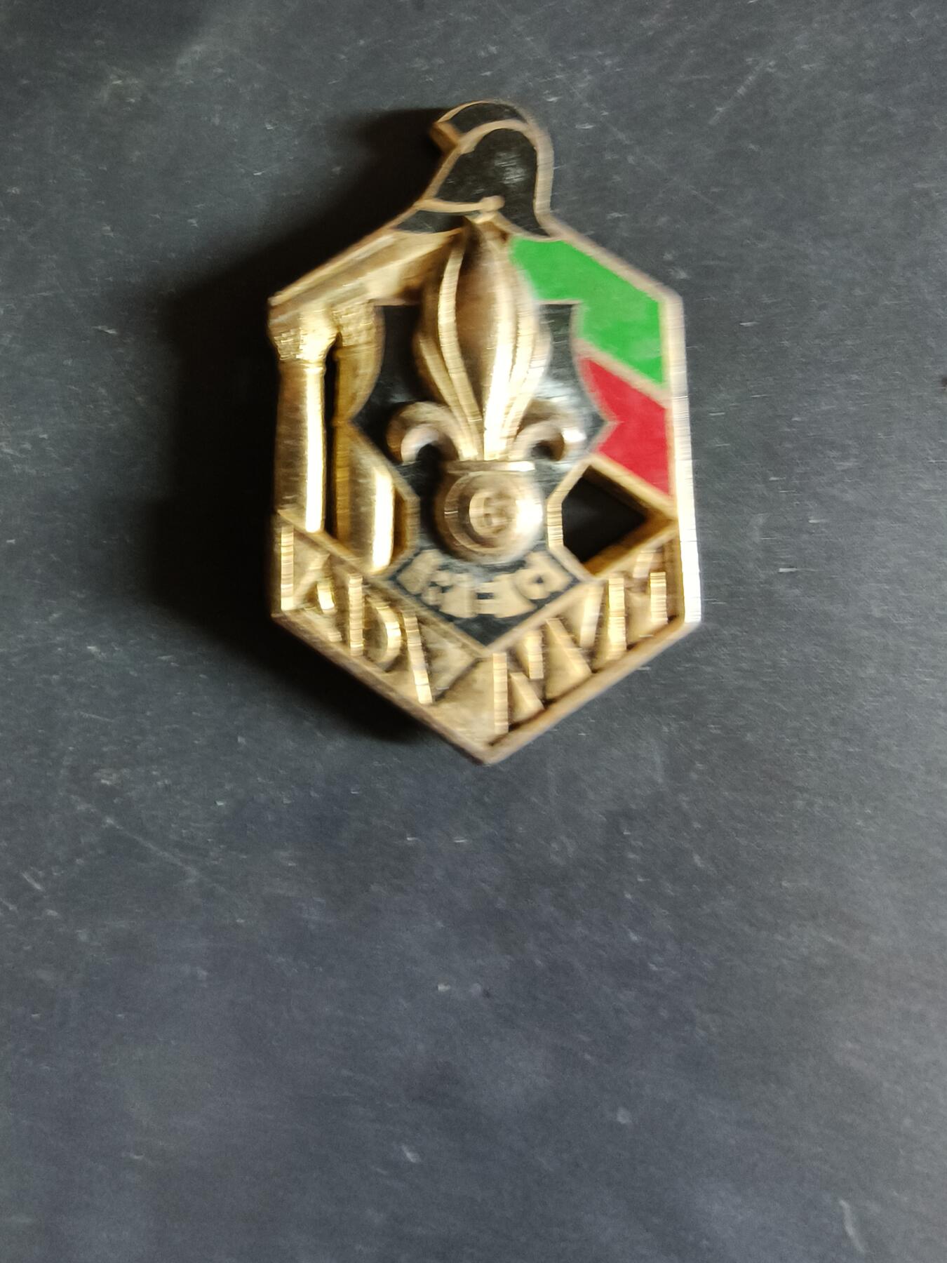 老王徽章第163期 13-15日三场连拍 16日统一发货  13、14日结束后可寄存 法国证章