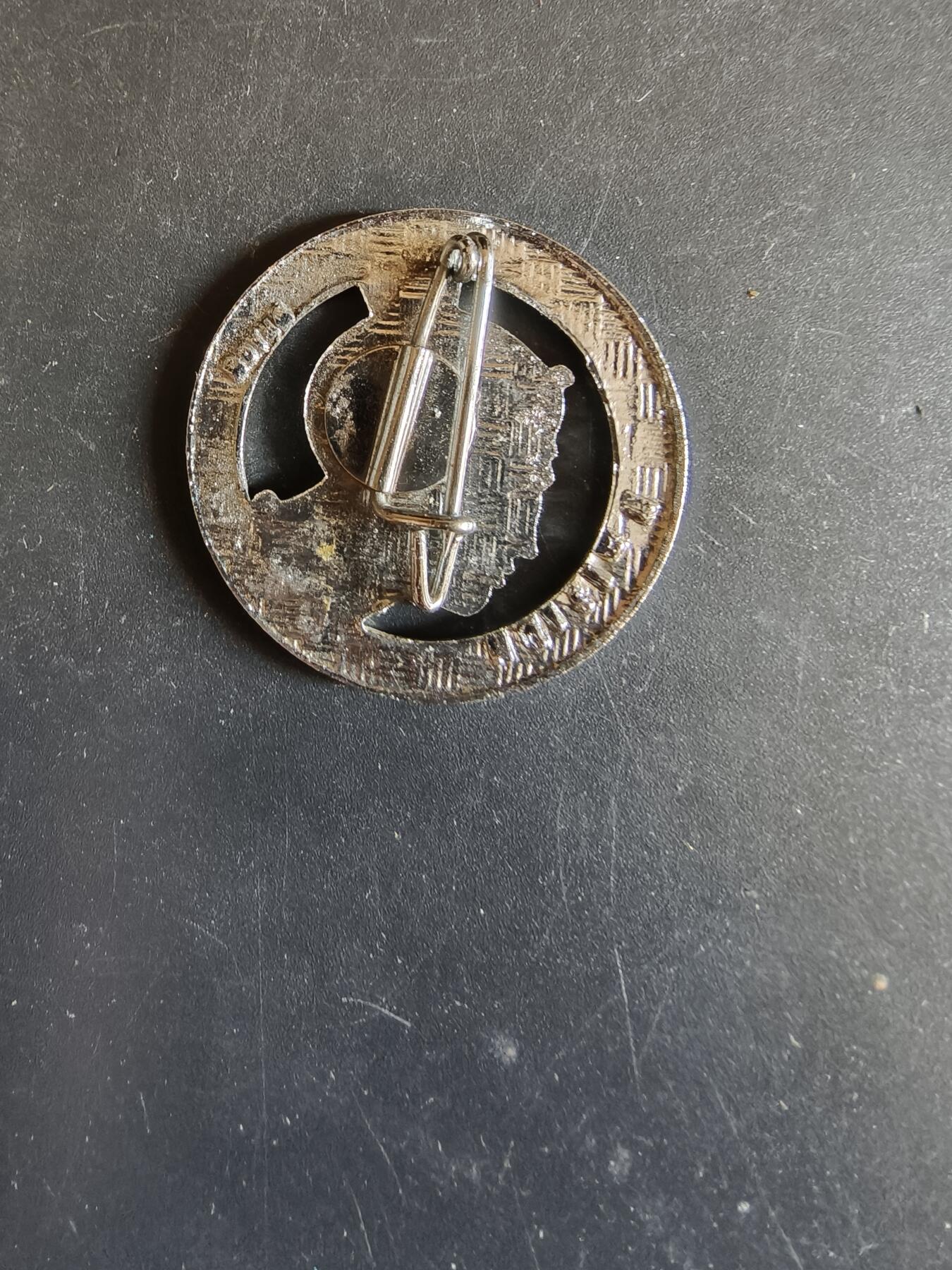 老王徽章第163期 13-15日三场连拍 16日统一发货  13、14日结束后可寄存 法国证章