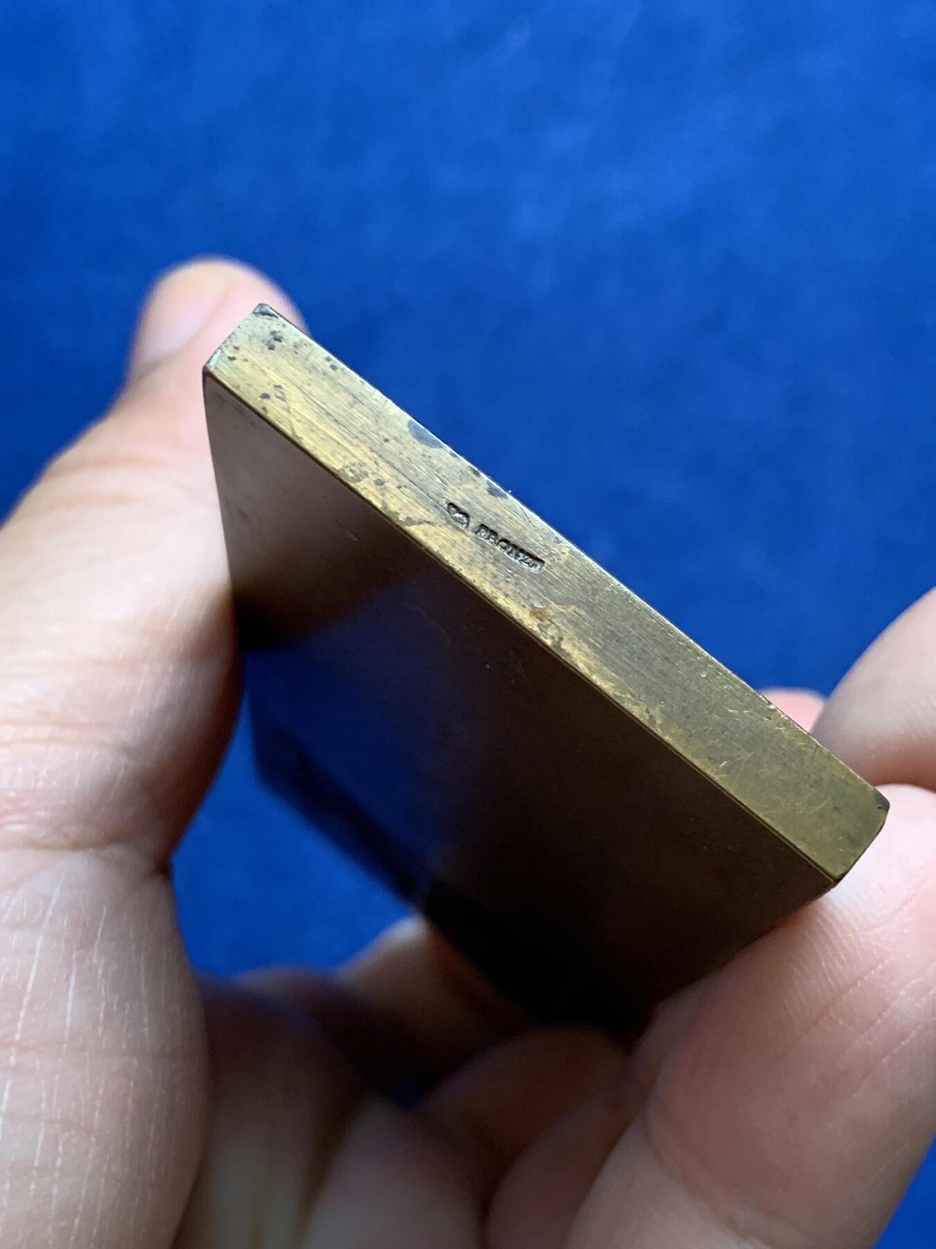 《竞宝斋》第438场 周日，周一，周二 3场连拍 （全场包邮） 1930年法国名家艾利·让·维齐安作《耶稣基督光辉圣心》勋章  耶稣像镀金 151.3克 40.6*95mm 丰饶角铜标