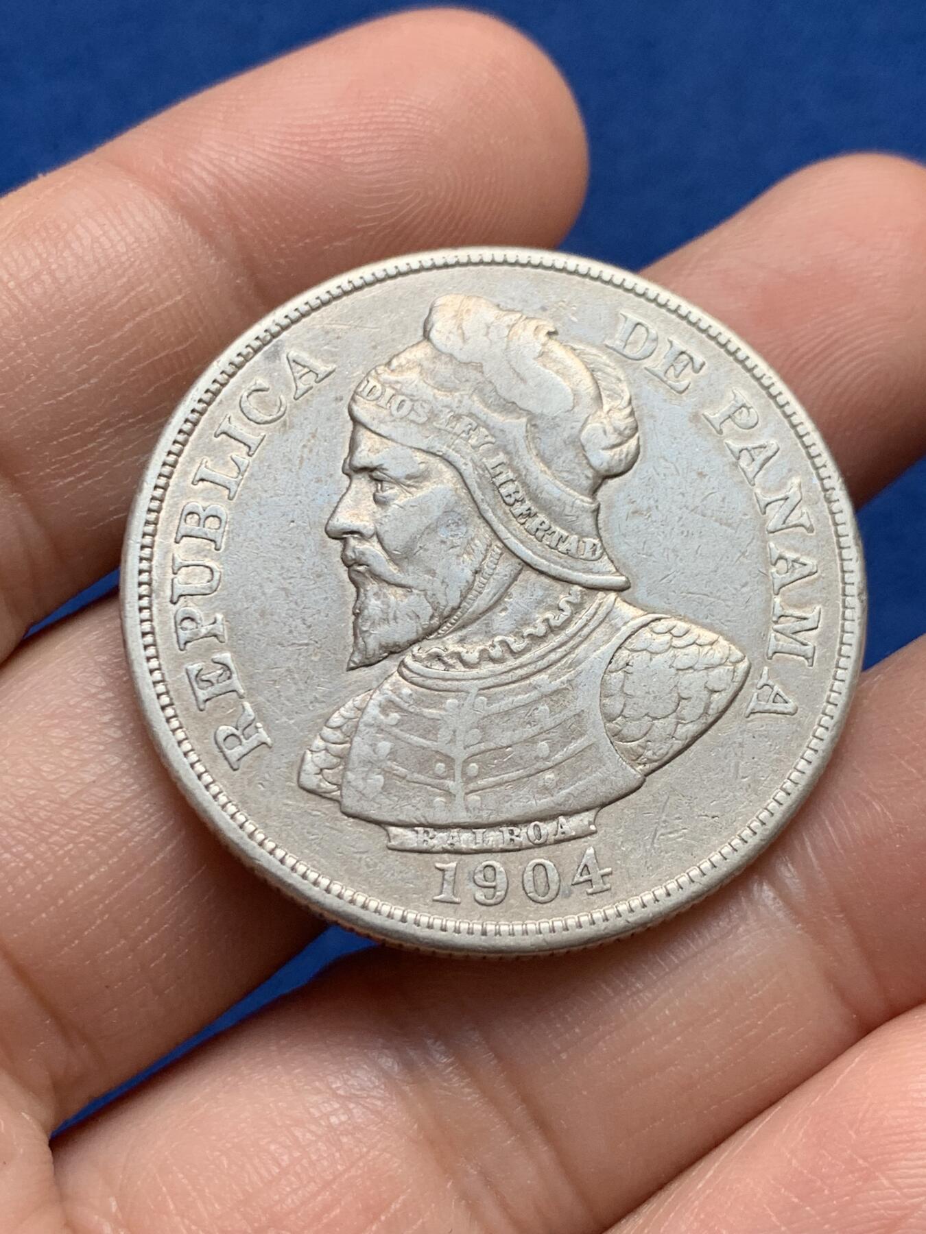 《竞宝斋》第438场 周日，周一，周二 3场连拍 （全场包邮） 巴拿马1904年50分武士大银币 巴拿马建国第一枚银币，也是面值最大银币，外币银币热门品种