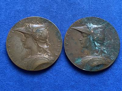 《竞宝斋》第438场 周日，周一，周二 3场连拍 （全场包邮） - 两枚一组 名家罗蒂作 戎装玛丽安娜女神铜章 总重约120.5克 51.1mm