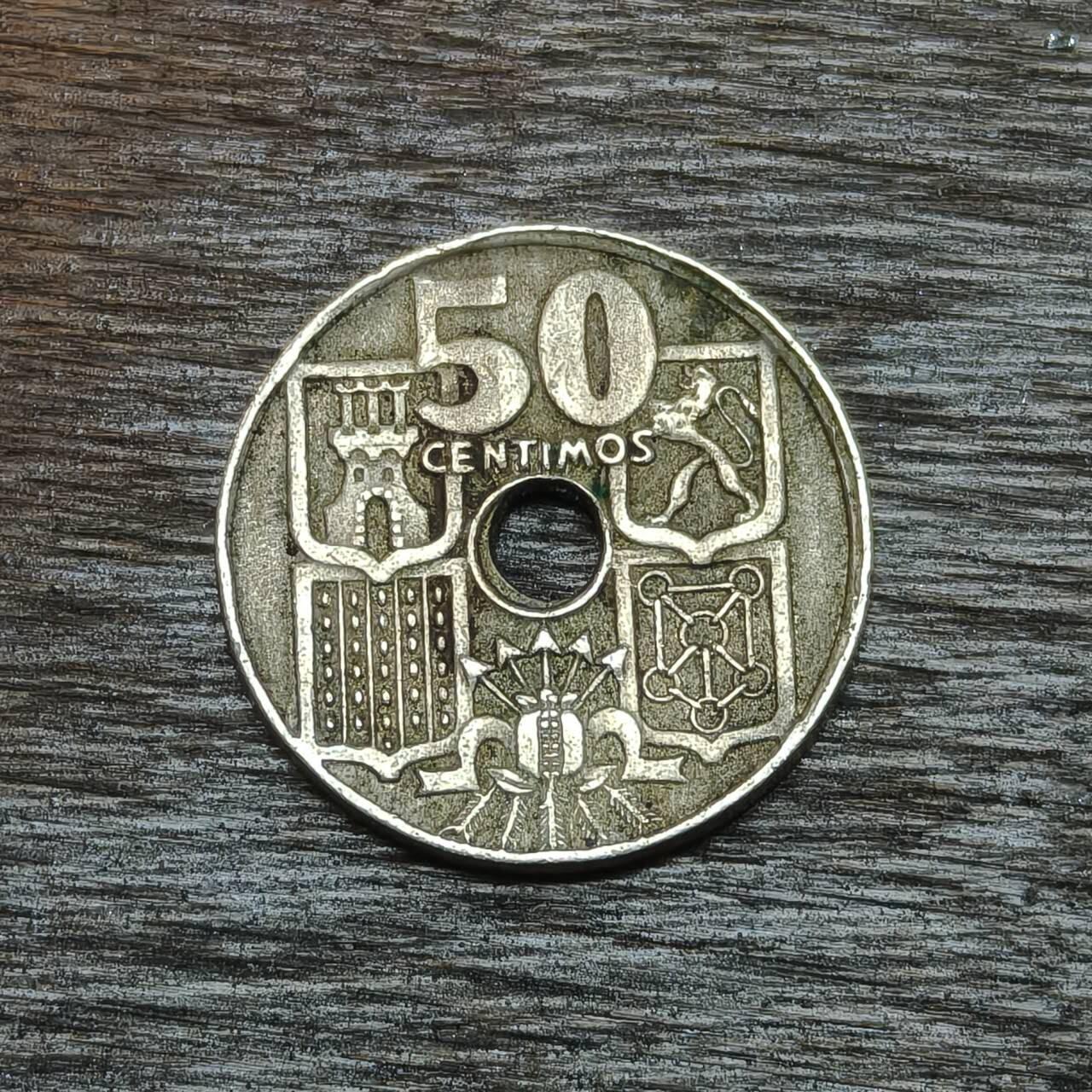 【铜匠收藏】★第132场★散币场，无佣金，30包邮。不满30元，支付5元运费。《接受代拍 代送NGC评级》 西班牙 1949年 50分 中孔