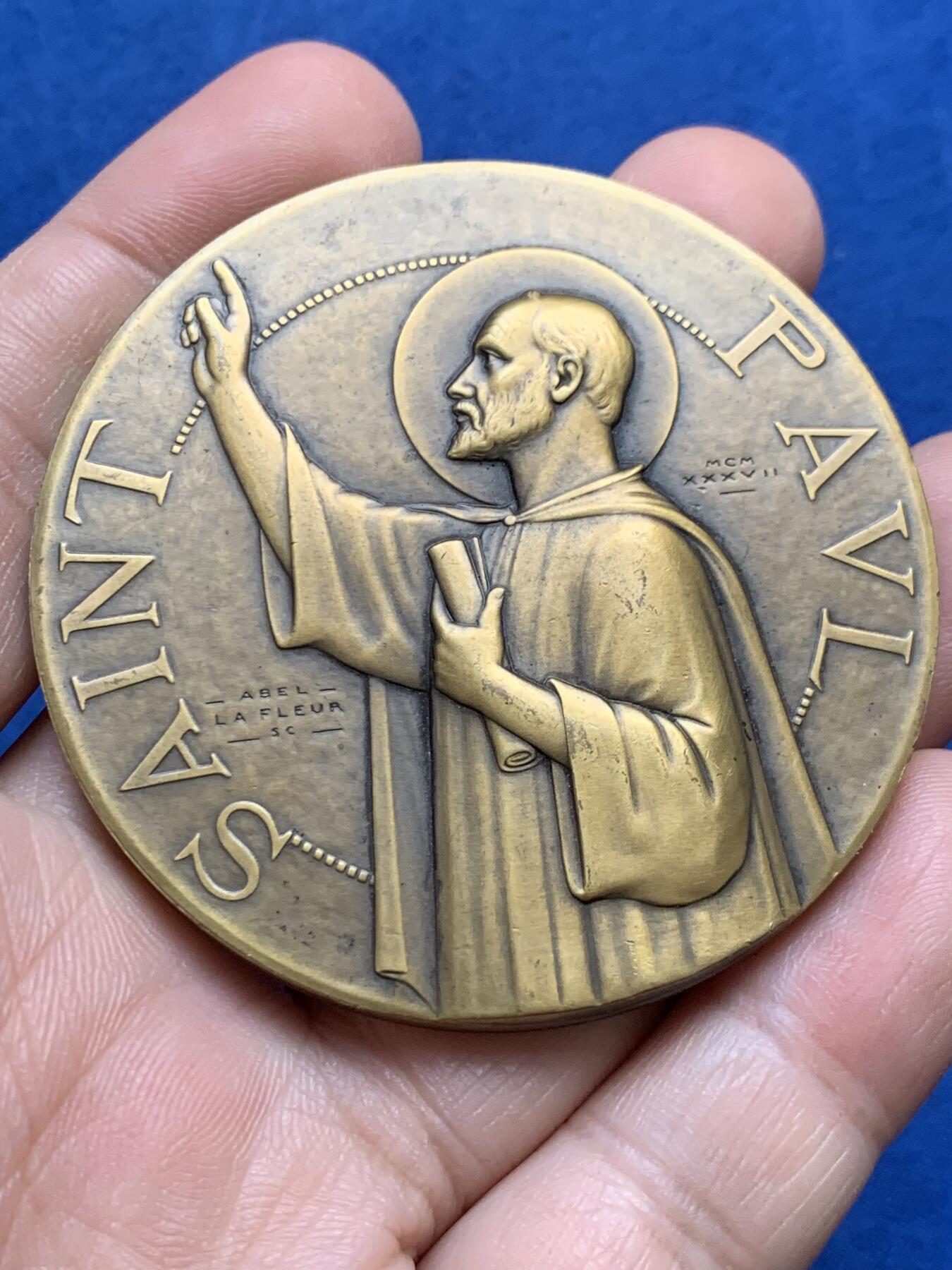 《竞宝斋》第438场 周日，周一，周二 3场连拍 （全场包邮） 名家Abel Lafleur作宗教奖章 1937年圣保罗像纪念章  阿贝尔·拉弗勒 法国章友协会成员（SAMF）94.6克，58.7mm，丰饶角铜标。