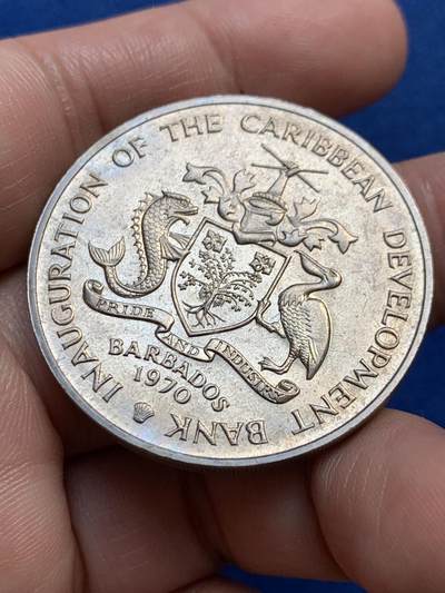 《竞宝斋》第438场 周日，周一，周二 3场连拍 （全场包邮） 1970年巴巴多斯香蕉币，著名的粮农币品种，未使用品，发行量32000枚