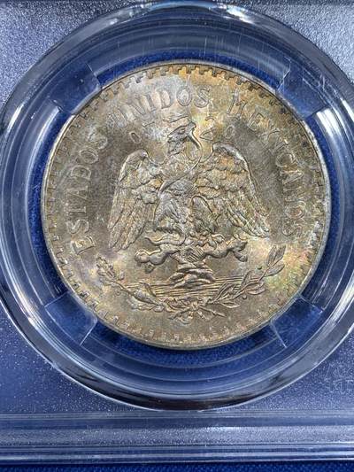 《竞宝斋》第438场 周日，周一，周二 3场连拍 （全场包邮） 墨西哥1932年1比索小鹰银币，MS状态黄油彩包浆。