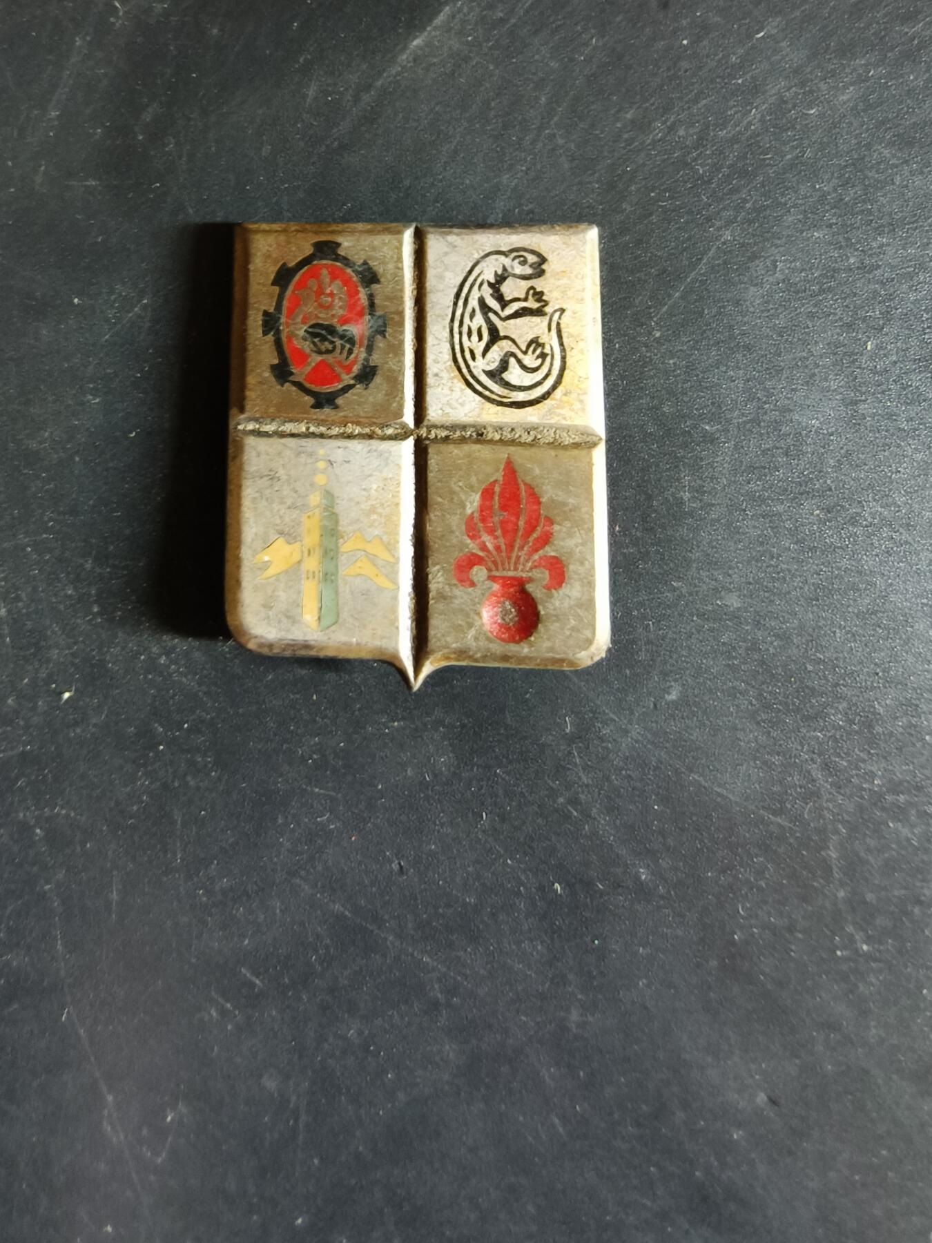 老王徽章第163期 13-15日三场连拍 16日统一发货  13、14日结束后可寄存 法国证章