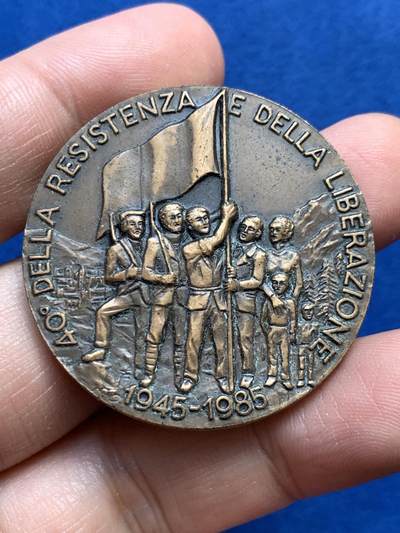 《竞宝斋》第438场 周日，周一，周二 3场连拍 （全场包邮） - 1945-1985意大利全国解放日纪念章 抵抗运动40周年纪念 34.9克 40.2mm
