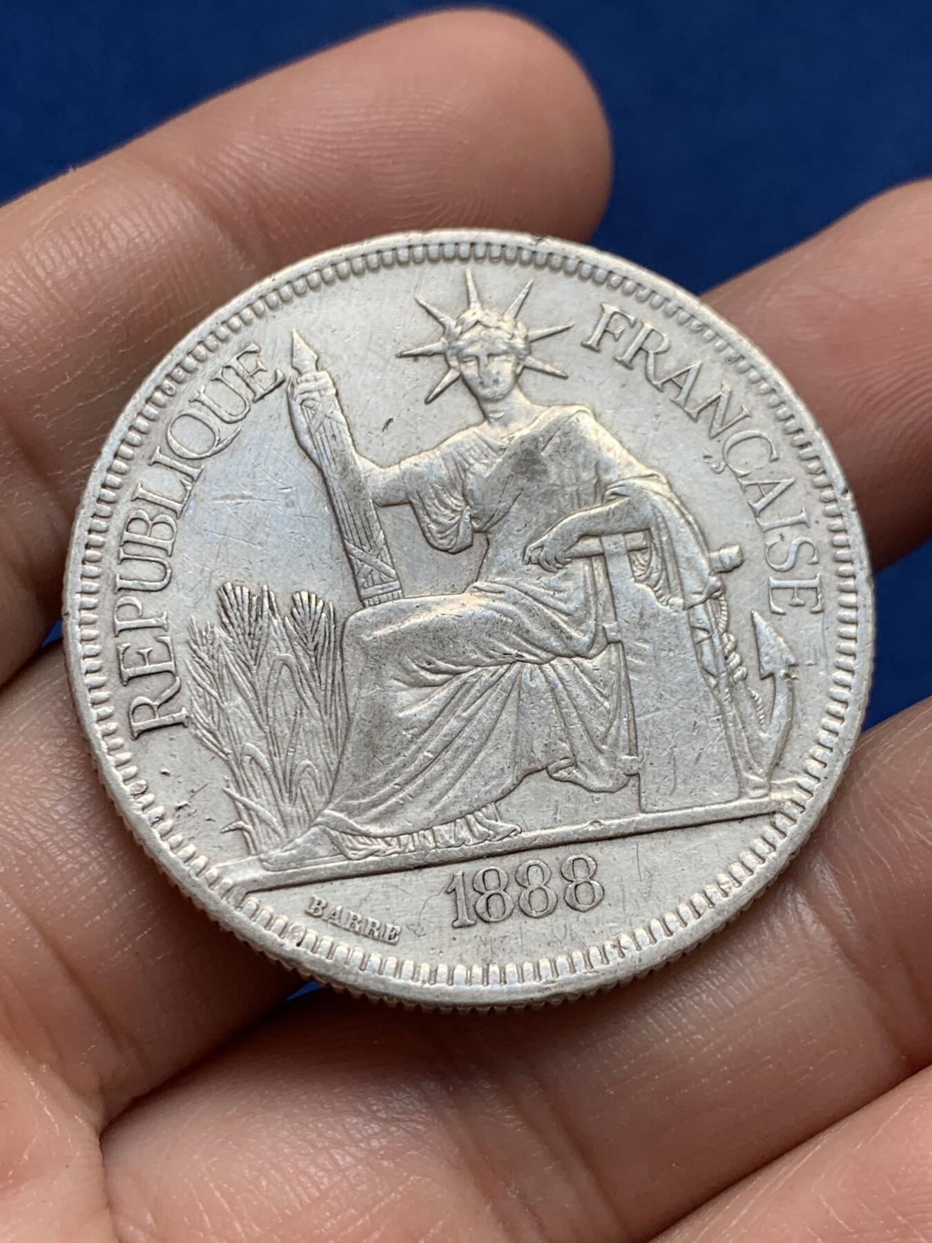 《竞宝斋》第438场 周日，周一，周二 3场连拍 （全场包邮） 法属印支1888坐洋1皮阿斯特银币 加重坐洋 吉祥年份