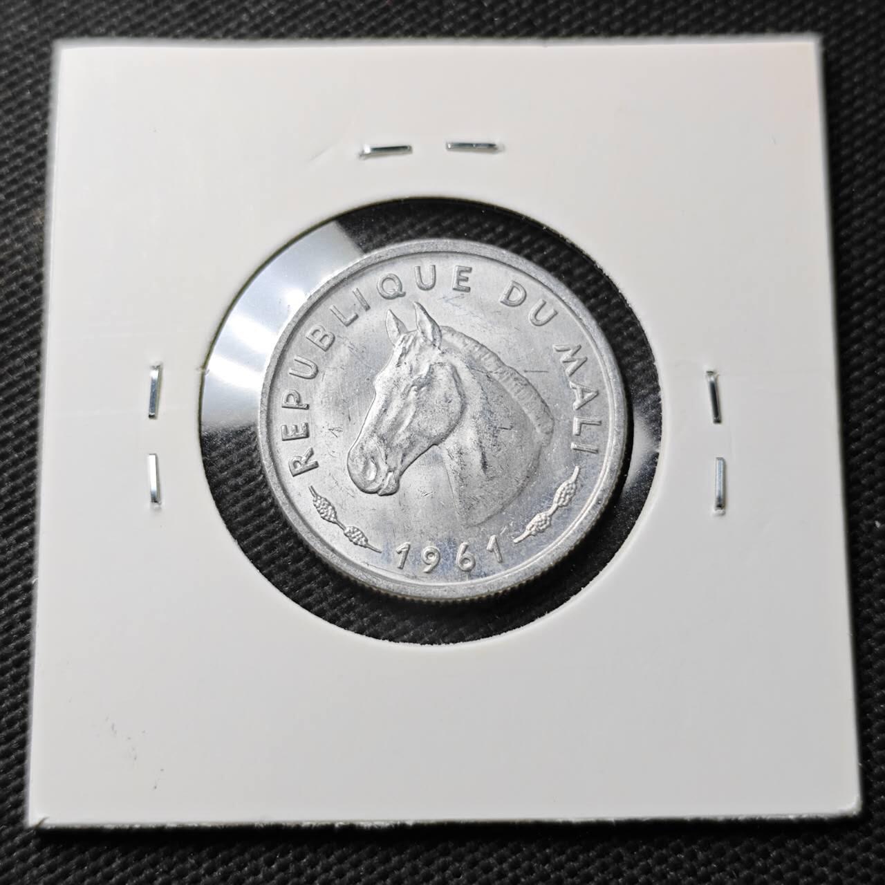 KK钱币收藏小铺  第372场  2月预留时间 周末发货  1961马里10分