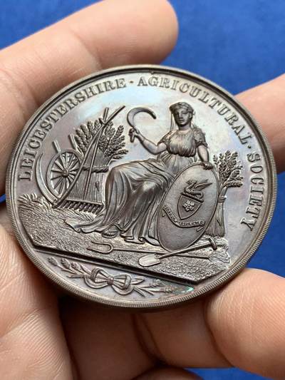 《竞宝斋》第438场 周日，周一，周二 3场连拍 （全场包邮） 英国兰开斯特郡农业协会1914年铜制奖章，盒装，颁发给阿什比-福尔维尔杯的赢家Albert C. Nornman。33.75克，47.2mm。