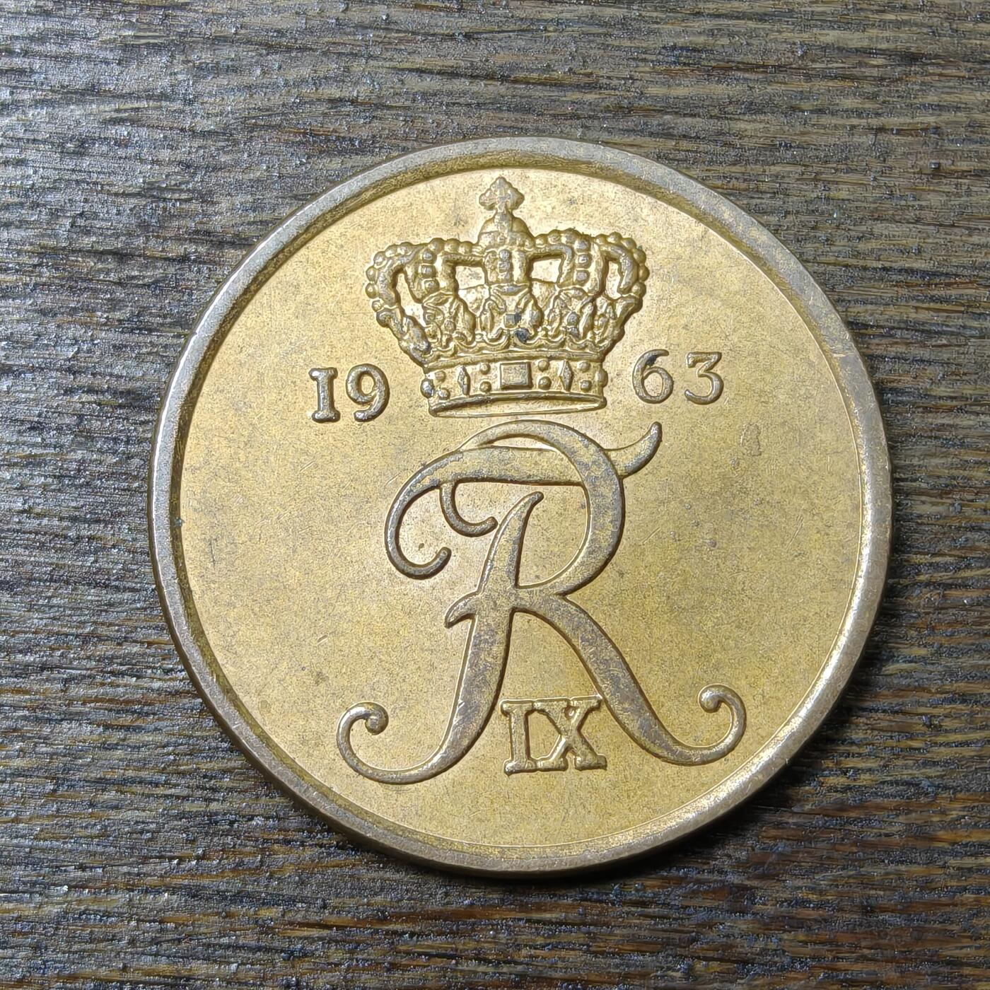 【铜匠收藏】★第132场★散币场，无佣金，30包邮。不满30元，支付5元运费。《接受代拍 代送NGC评级》 丹麦 1963年 5欧尔 青铜币 皇冠