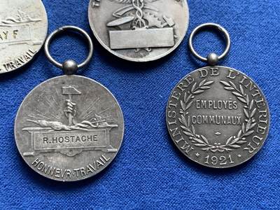 《竞宝斋》第438场 周日，周一，周二 3场连拍 （全场包邮） 四枚一组 法国镀银铜质奖章 总重约37.55克 直径约26.2-26.8mm