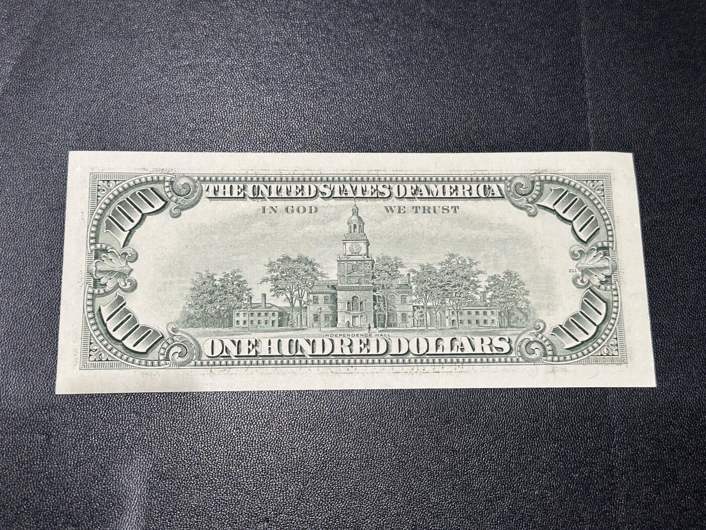 《外钞收藏家》第五百八十五期（精品场）（本平台长期征集拍品、欢迎藏友们联系合作）