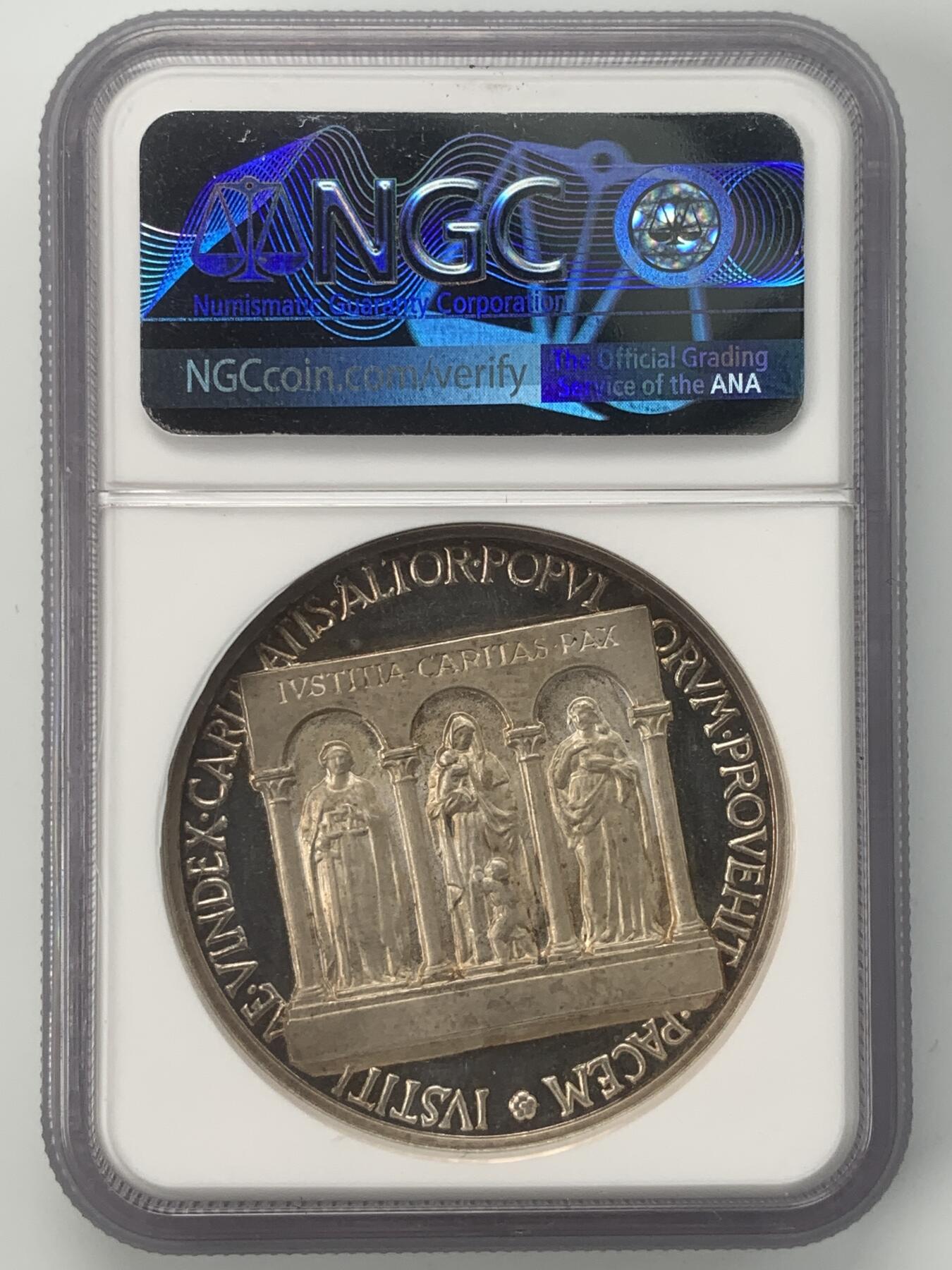 掌中浮雕-藏着的欧洲第042场 NGC MS63 : 1956年梵蒂冈教皇庇护十二世80大寿纪念银章，44mm