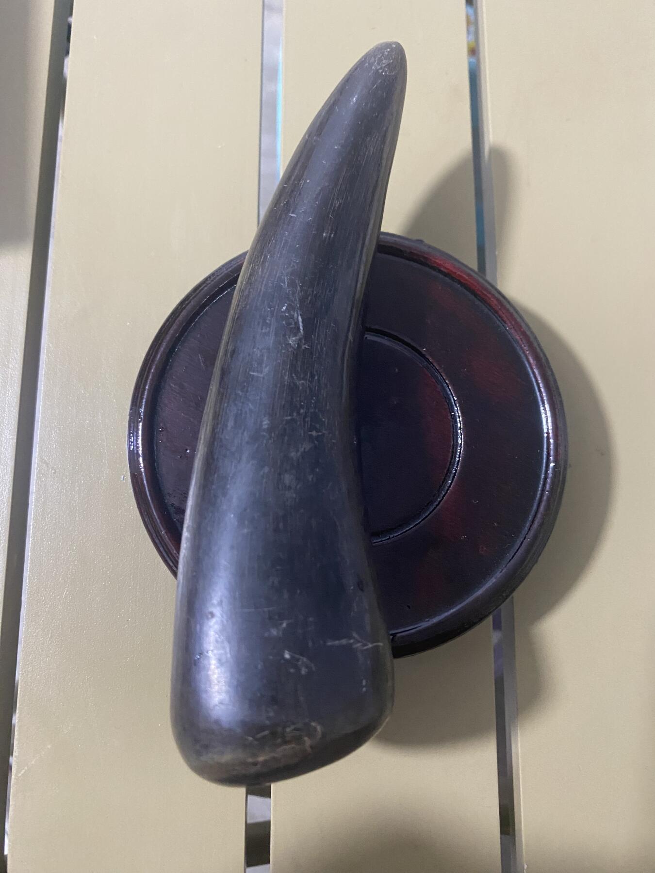 江南站杂件场 牛角手把件