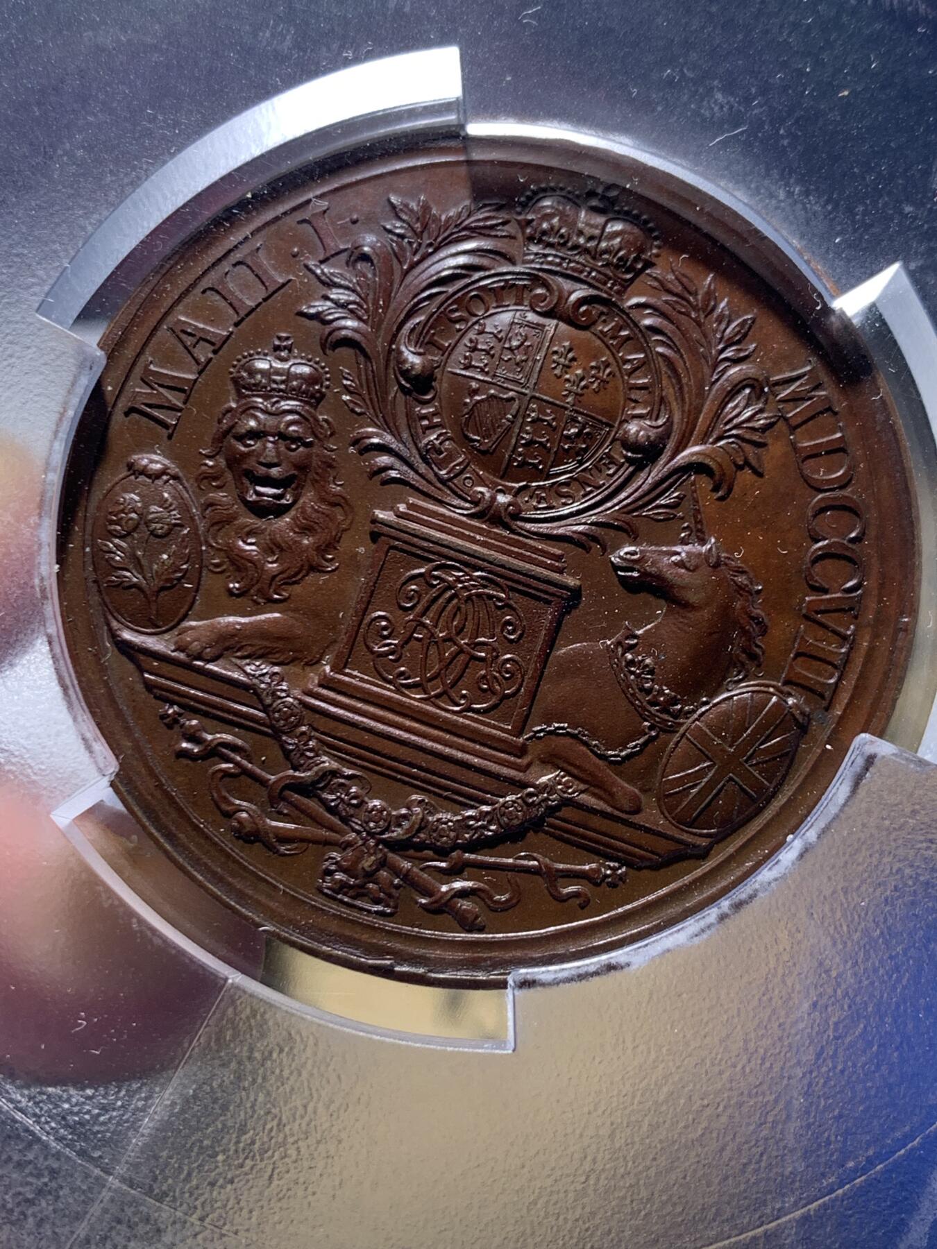 《竞宝斋》第438场 周日，周一，周二 3场连拍 （全场包邮） PCGS SP63 1707年苏格兰与英格兰联合铜章，John Croker雕刻，PCGS大盒封装。