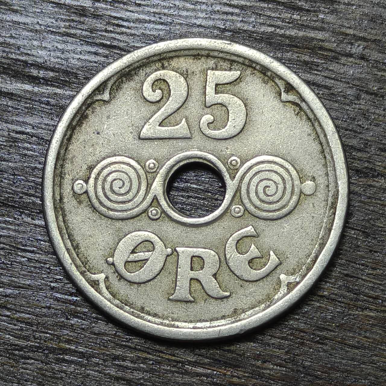 【铜匠收藏】★第132场★散币场，无佣金，30包邮。不满30元，支付5元运费。《接受代拍 代送NGC评级》 丹麦 1924年 25欧尔 中孔镍币