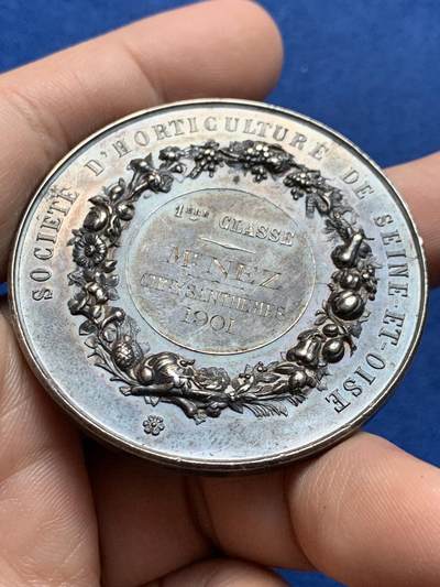 《竞宝斋》第438场 周日，周一，周二 3场连拍 （全场包邮） 法国园艺协会大银章 丰饶角银标 60.7克 50.5mm 带盒