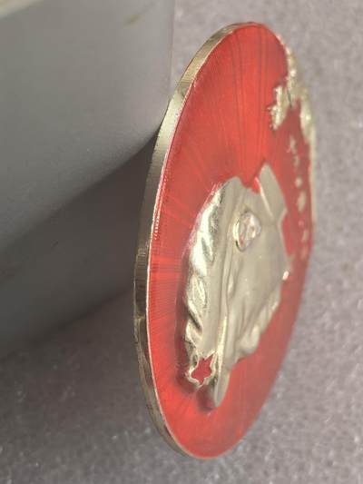 综合藏品场.喜欢出价就得！无套路无托.诚信惠友交友！自动快拍. 毛主席像章直径约52MM保真包老.编号280015