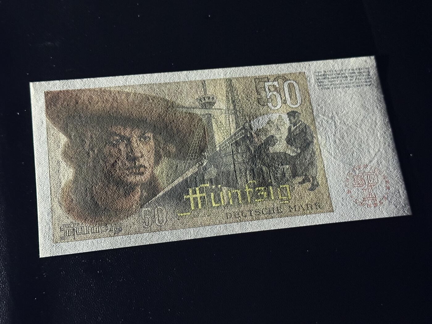 《外钞收藏家》第五百八十五期（精品场）（本平台长期征集拍品、欢迎藏友们联系合作）