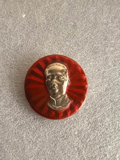 红色像章专场.包老包真.文革时期.实图拍摄.特价惠友 - 毛主席像章直径约40MM保真包老.编号280056