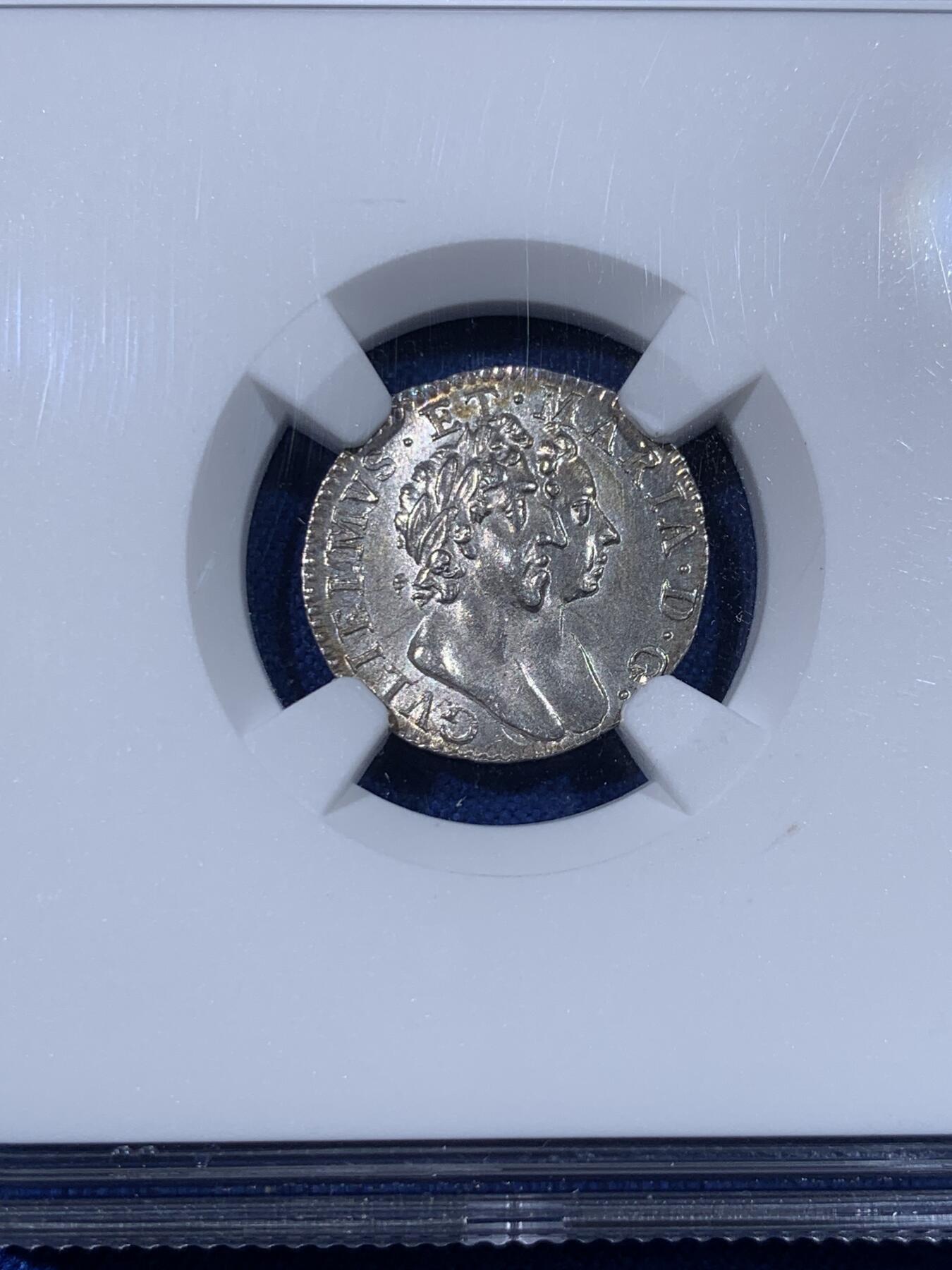 《竞宝斋》第438场 周日，周一，周二 3场连拍 （全场包邮） NGC MS64 英格兰1689年威廉&玛丽3便士 唯一冠军分！ MS以上仅2枚，63分1枚，64分1枚。