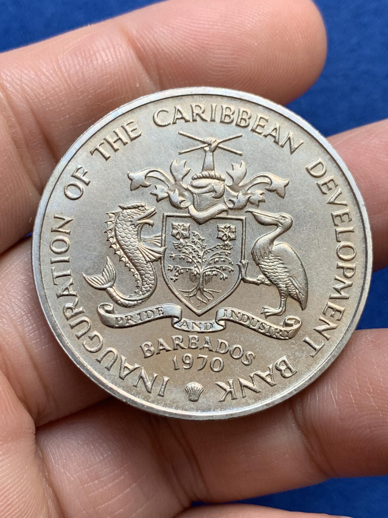 《竞宝斋》第438场 周日，周一，周二 3场连拍 （全场包邮） 1970年巴巴多斯香蕉币，著名的粮农币品种，未使用品，发行量32000枚