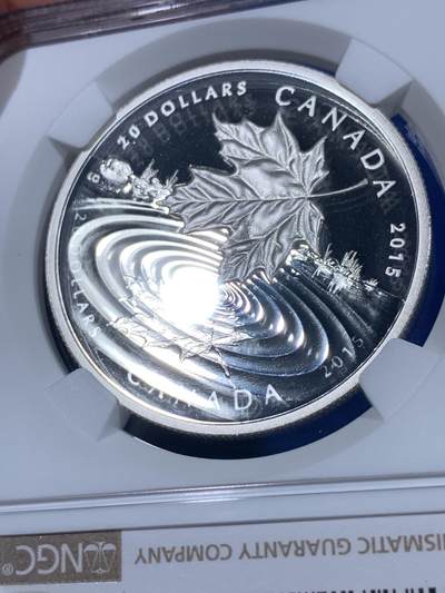 《竞宝斋》第438场 周日，周一，周二 3场连拍 （全场包邮） NGC PF69UC 加拿大2015年水滴幻影枫叶20加元精制银币（最美的枫叶币之一，水滴涟漪采取镜面喷砂工艺，栩栩如生！1盎司克重，9999纯银，币径38MM，限量发行8500枚，盒证齐全）