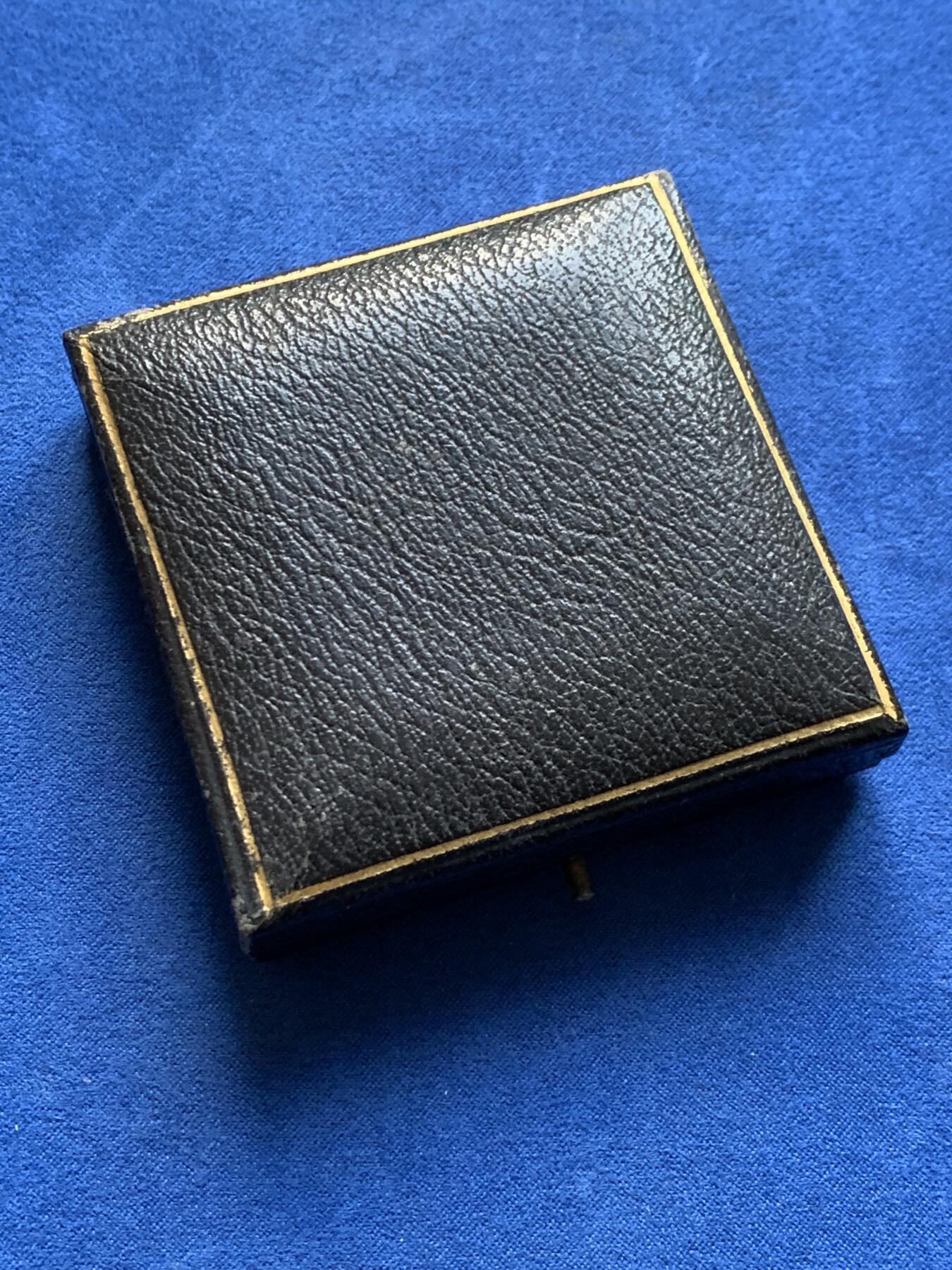 《竞宝斋》第438场 周日，周一，周二 3场连拍 （全场包邮） 英国兰开斯特郡农业协会1914年铜制奖章，盒装，颁发给阿什比-福尔维尔杯的赢家Albert C. Nornman。33.75克，47.2mm。