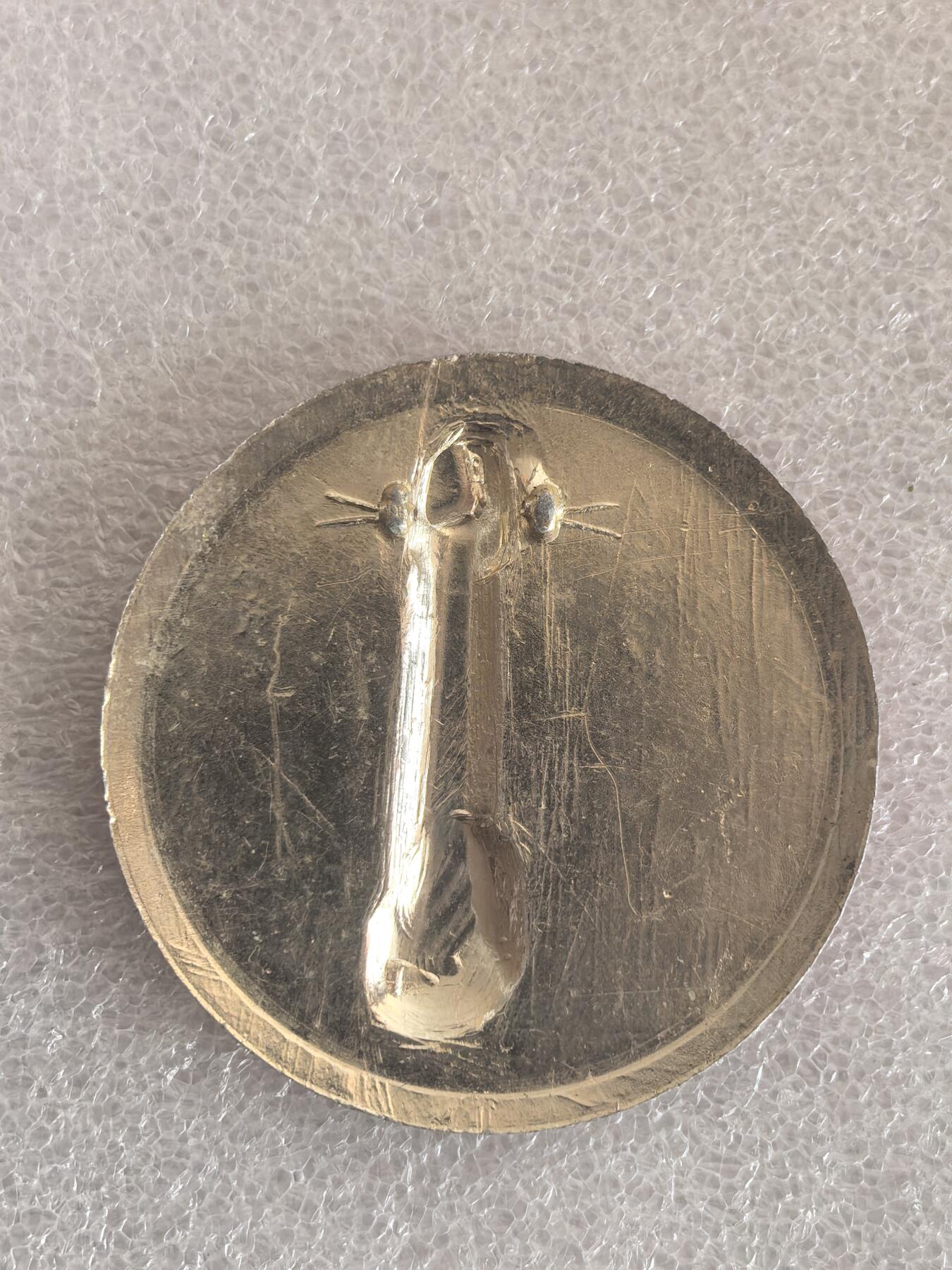 红色像章专场.包老包真.文革时期.实图拍摄.特价惠友 毛主席像章直径约50MM保真包老.编号280022