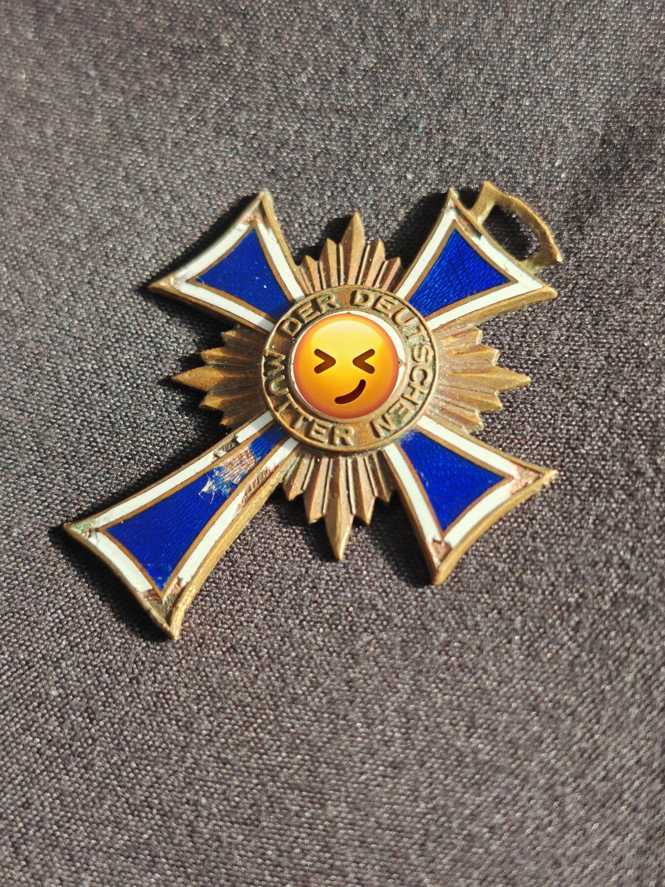 时顺第二十五拍 德国特殊时期铜级母亲十字奖章，臂部珐琅有损