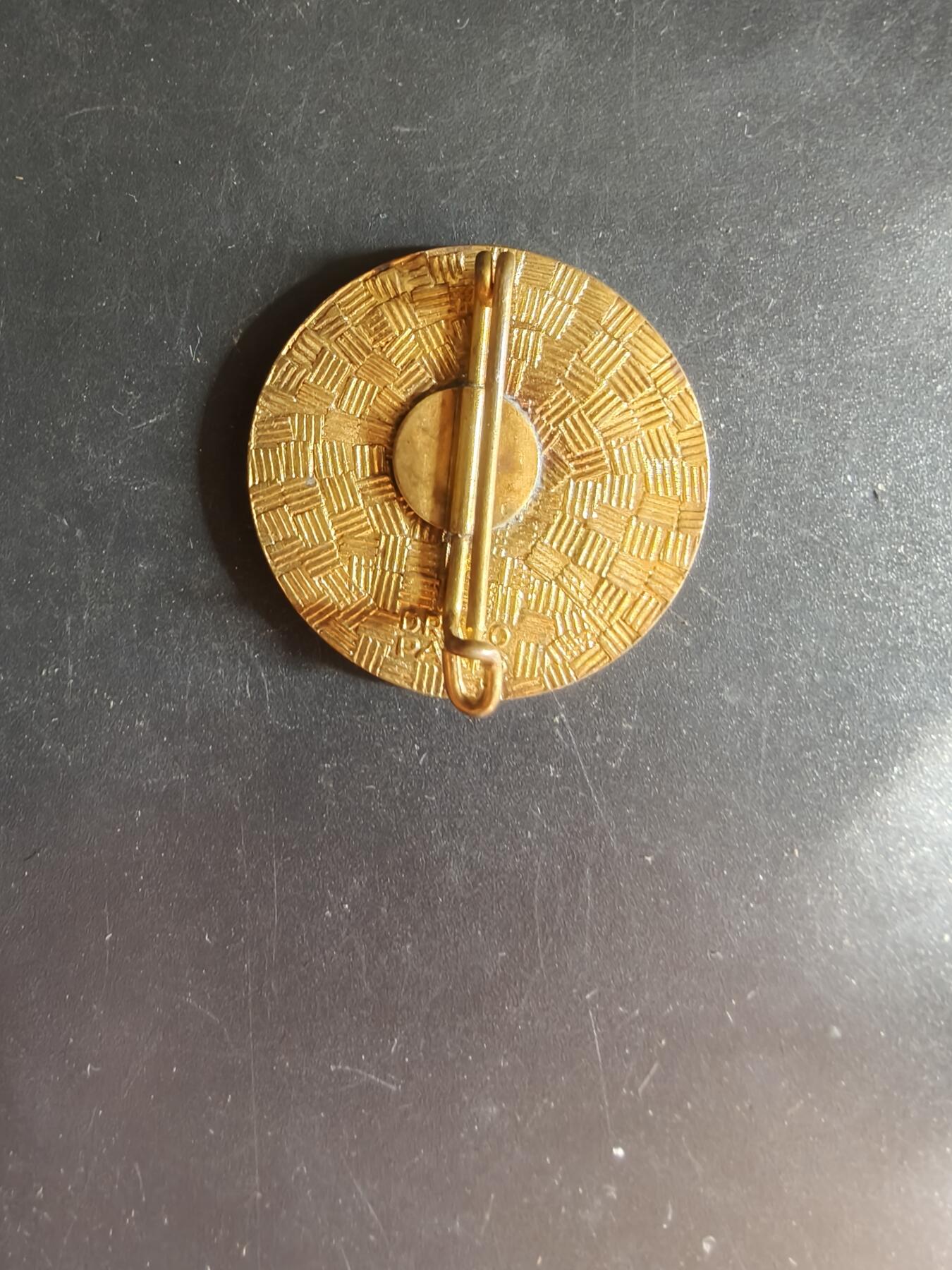 老王徽章第163期 13-15日三场连拍 16日统一发货  13、14日结束后可寄存 法国证章