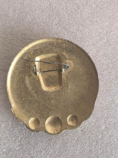 综合藏品场.喜欢出价就得！无套路无托.诚信惠友交友！自动快拍. 毛主席像章直径约60MM保真包老.编号280031