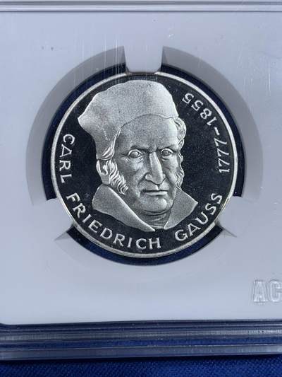 《竞宝斋》第438场 周日，周一，周二 3场连拍 （全场包邮） ACG PF69 德国1977年高斯5马克精制银币 好品