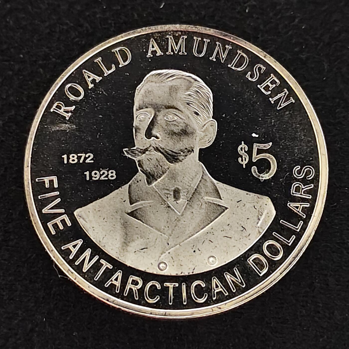 【全场包邮】纯粹捡漏拍478场（免费代拍第15场） 法属南极领地2011年5元南极洲发现百年纪念精制纪念币