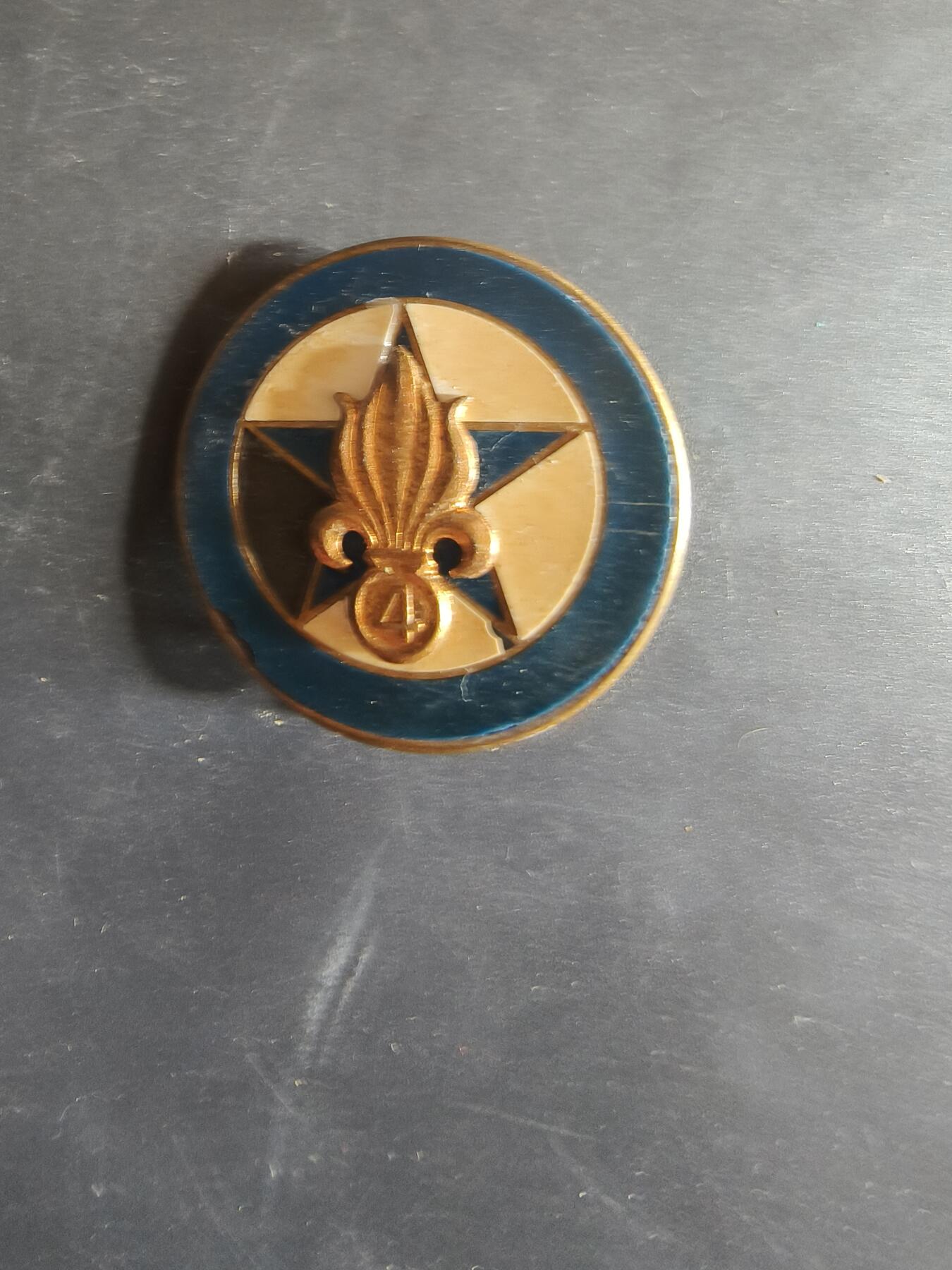 老王徽章第163期 13-15日三场连拍 16日统一发货  13、14日结束后可寄存 法国证章