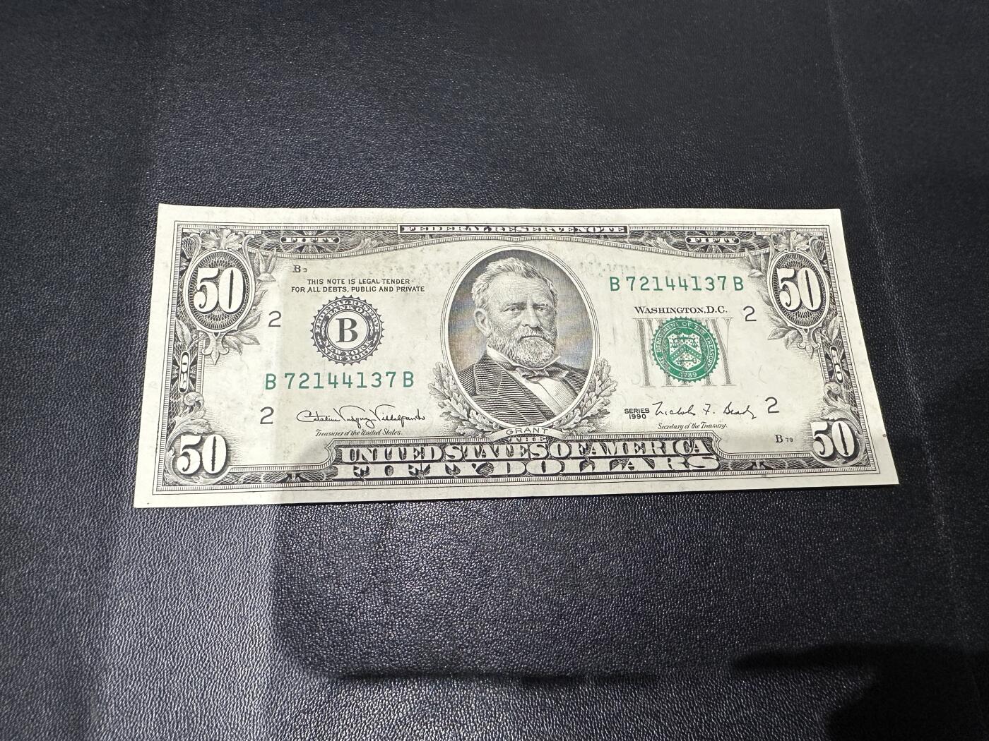 《外钞收藏家》第五百八十五期（精品场）（本平台长期征集拍品、欢迎藏友们联系合作）