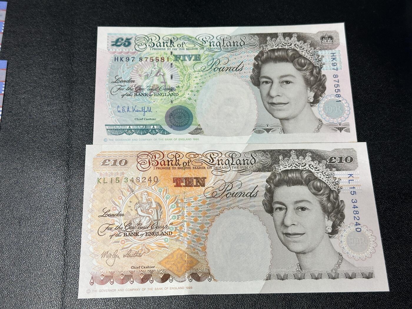 《外钞收藏家》第五百八十五期（精品场）（本平台长期征集拍品、欢迎藏友们联系合作）